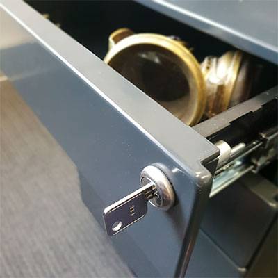 Lockable filing cabinet