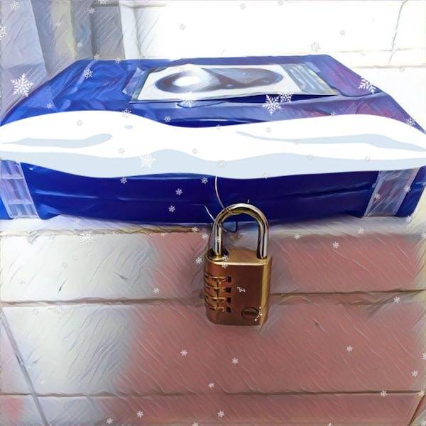 locked-padlock-box-christmas