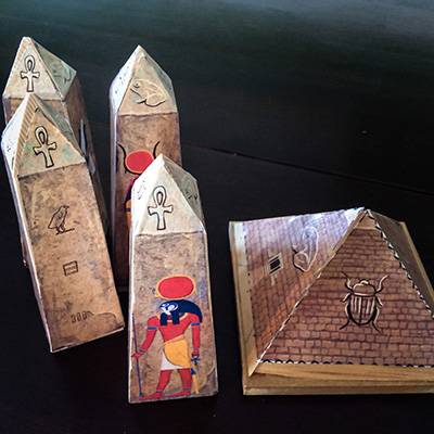 lost-mummy-DIY-pyramid-and-obelisk-1-400x400